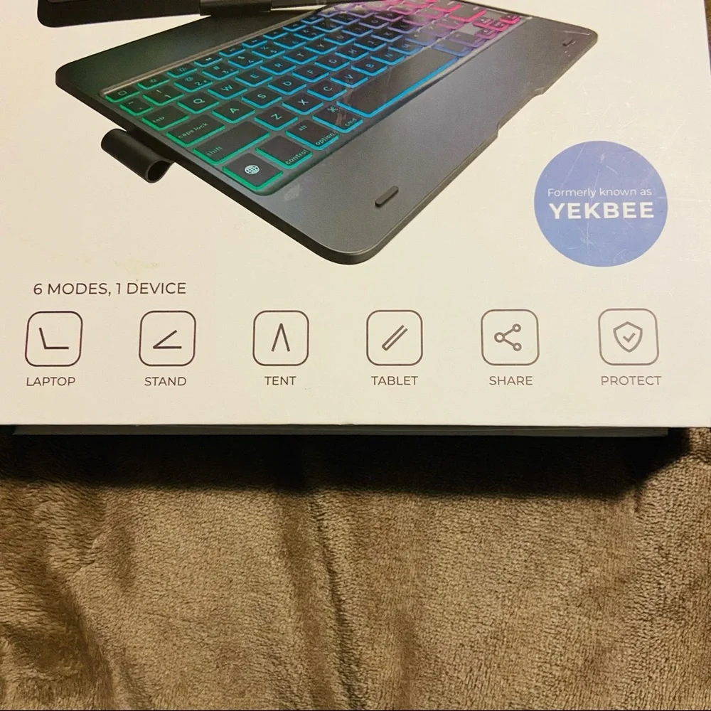 NWT Typecase Flexbook LED illuminated keyboard for iPad